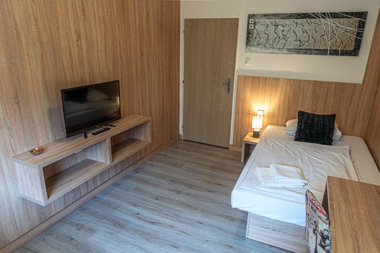 Hotel Garni Považská Bystrica エクステリア 写真