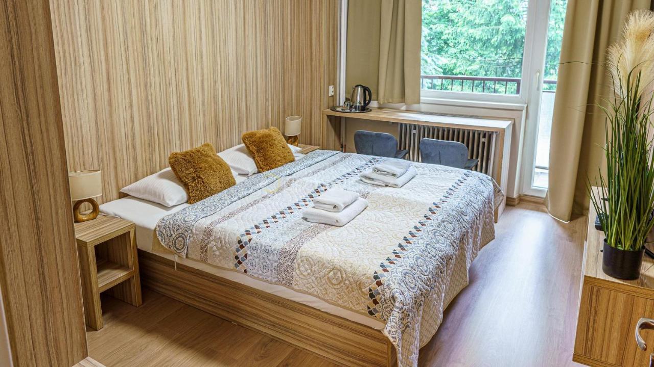 Hotel Garni Považská Bystrica エクステリア 写真