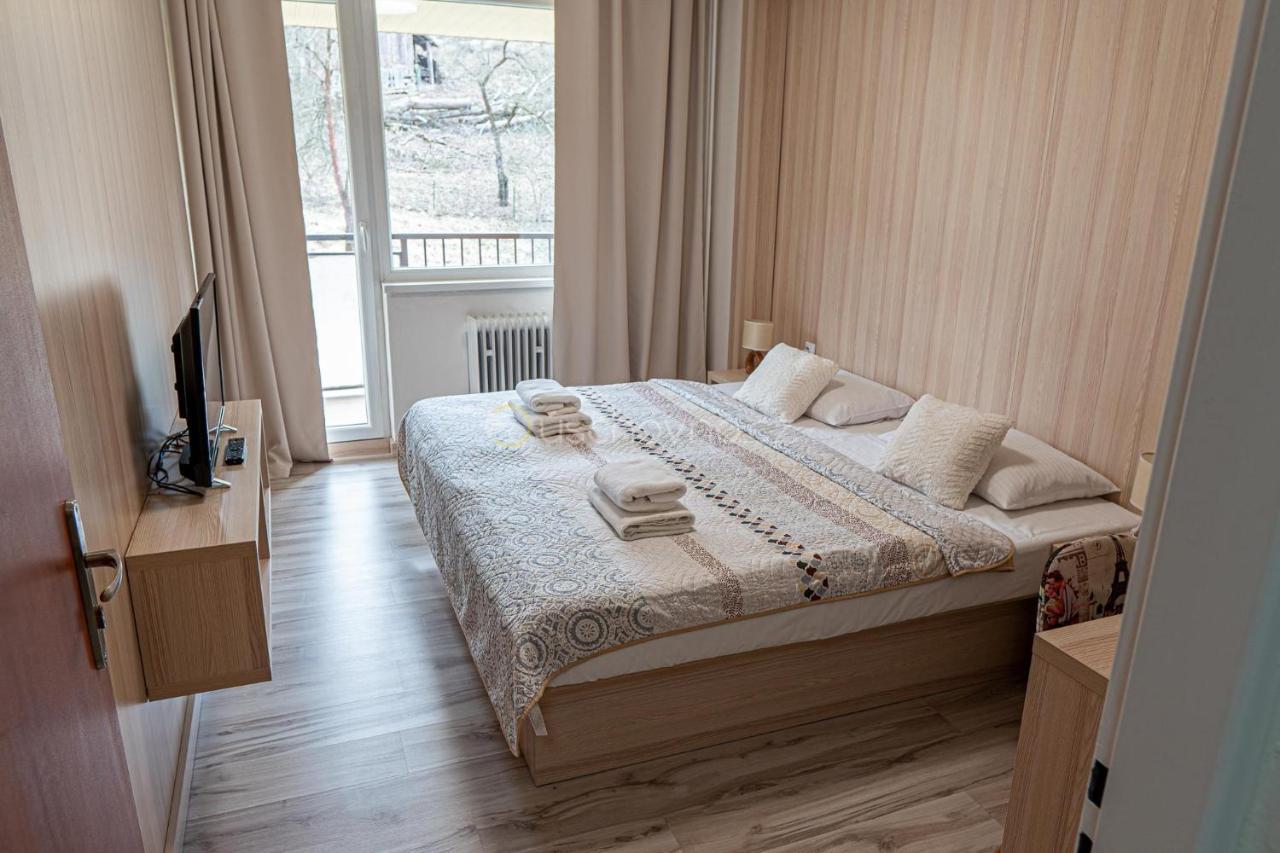 Hotel Garni Považská Bystrica エクステリア 写真