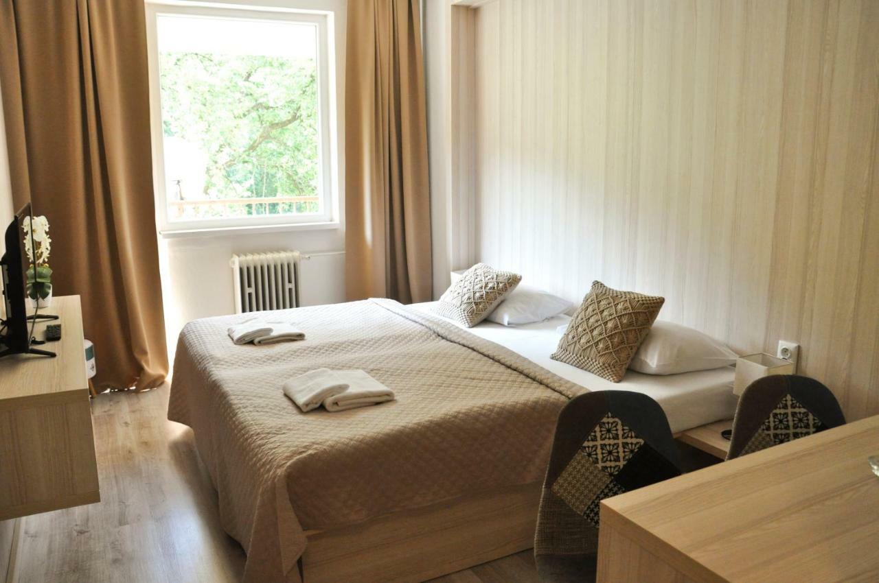 Hotel Garni Považská Bystrica エクステリア 写真