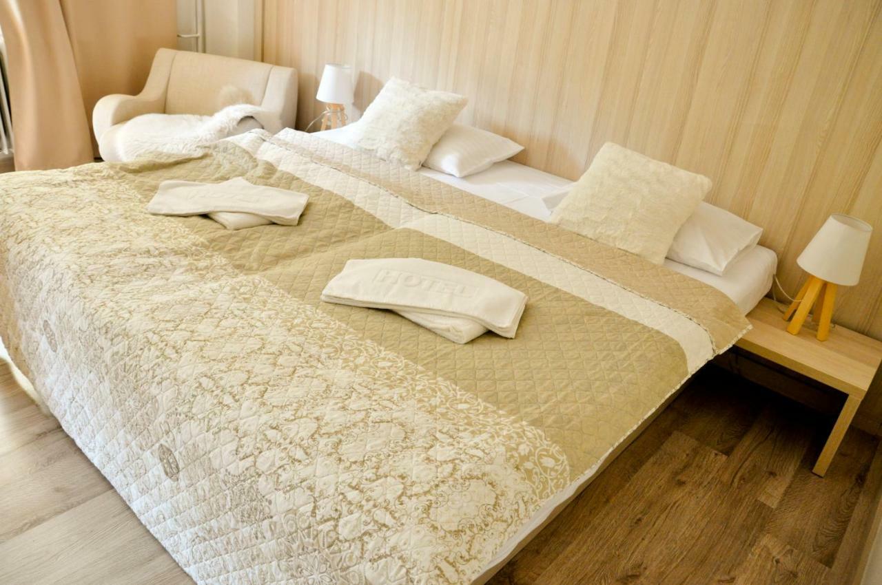 Hotel Garni Považská Bystrica エクステリア 写真