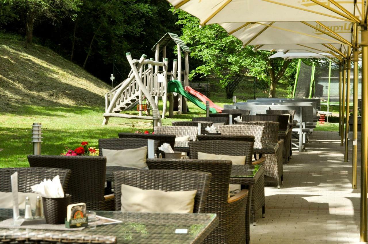 Hotel Garni Považská Bystrica エクステリア 写真